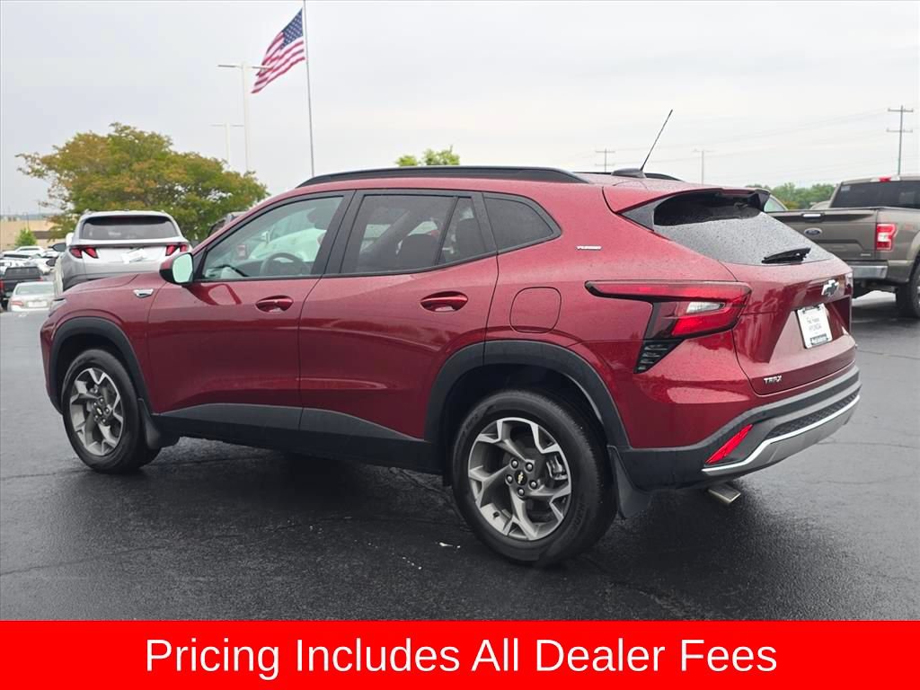 Used 2024 Chevrolet Trax LT w/ Driver Confidence Package FWD image 5