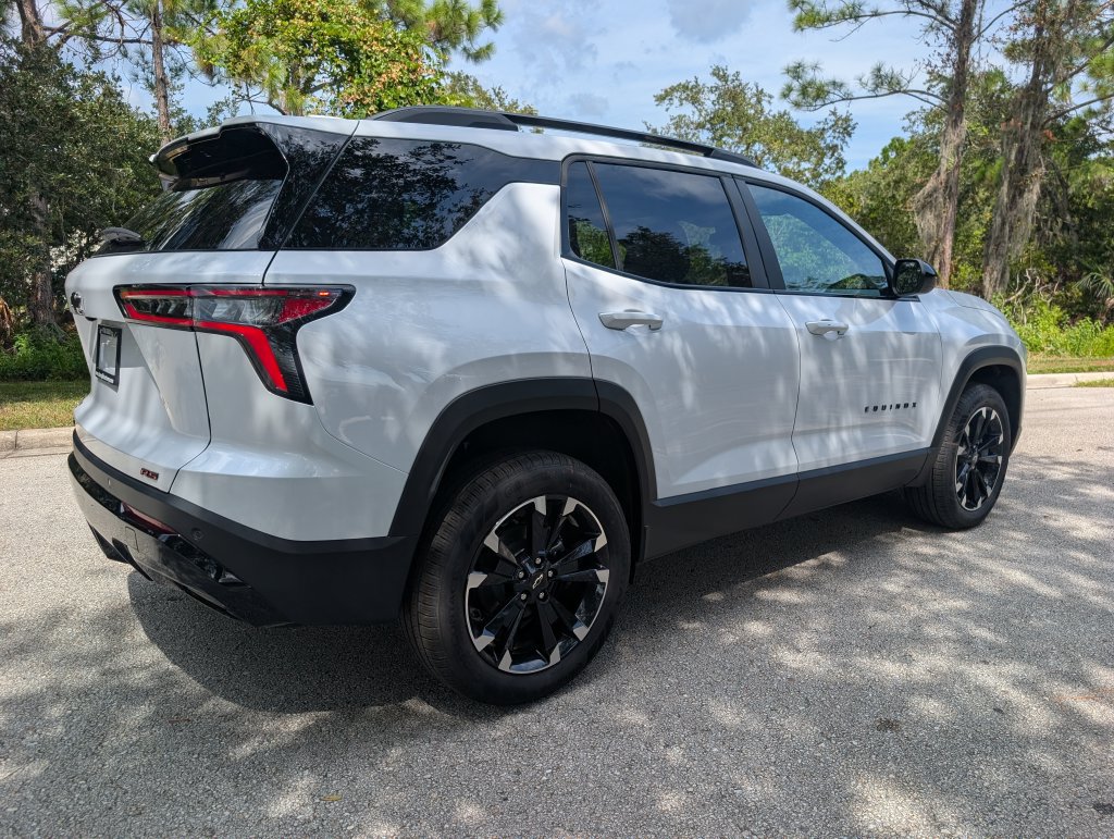 New 2027 Chevrolet Equinox RS FWD image 9