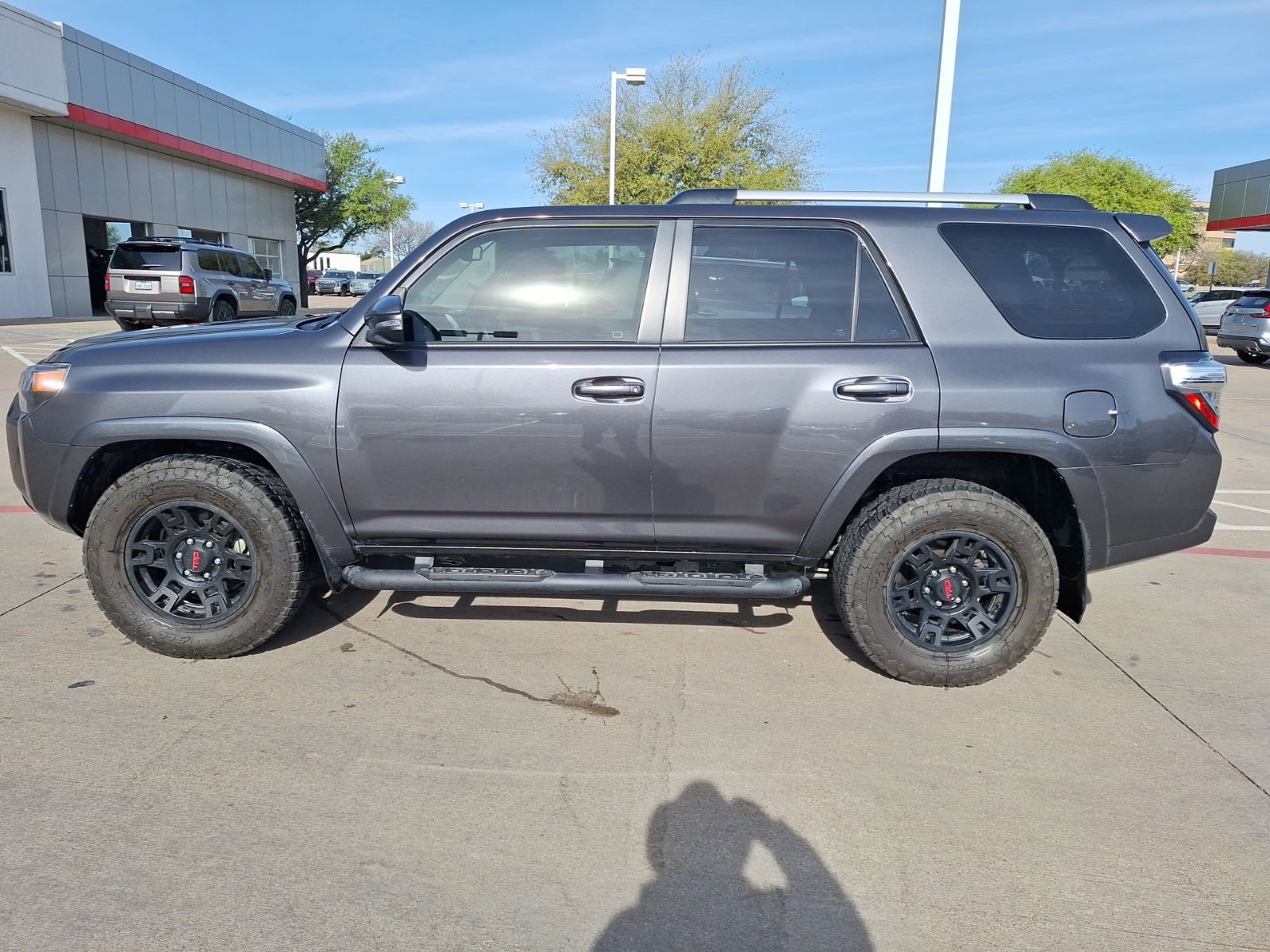 Used 2023 Toyota 4Runner SR5 Premium w/ Moonroof Package RWD image 3