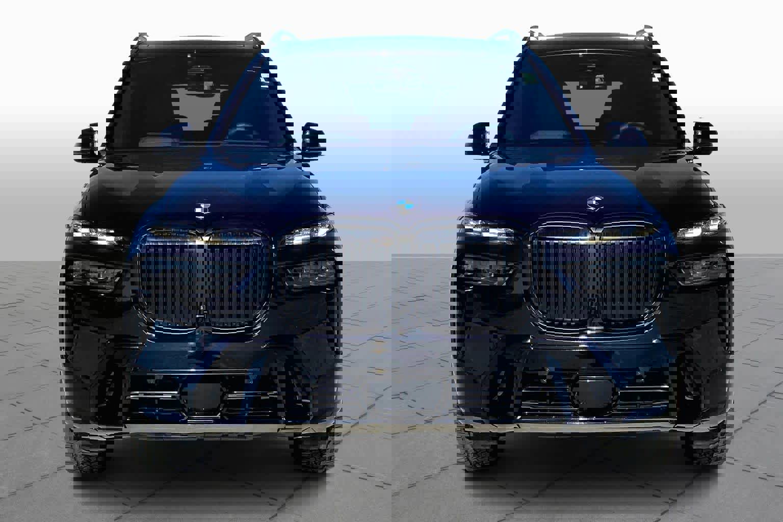 Used 2024 BMW X7 xDrive40i w/ M Sport Package image 3