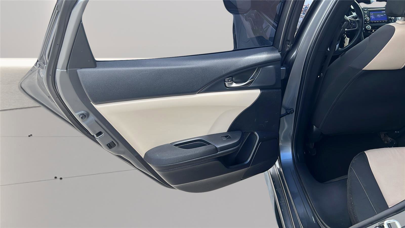 Used 2018 Honda Civic Sport image 14