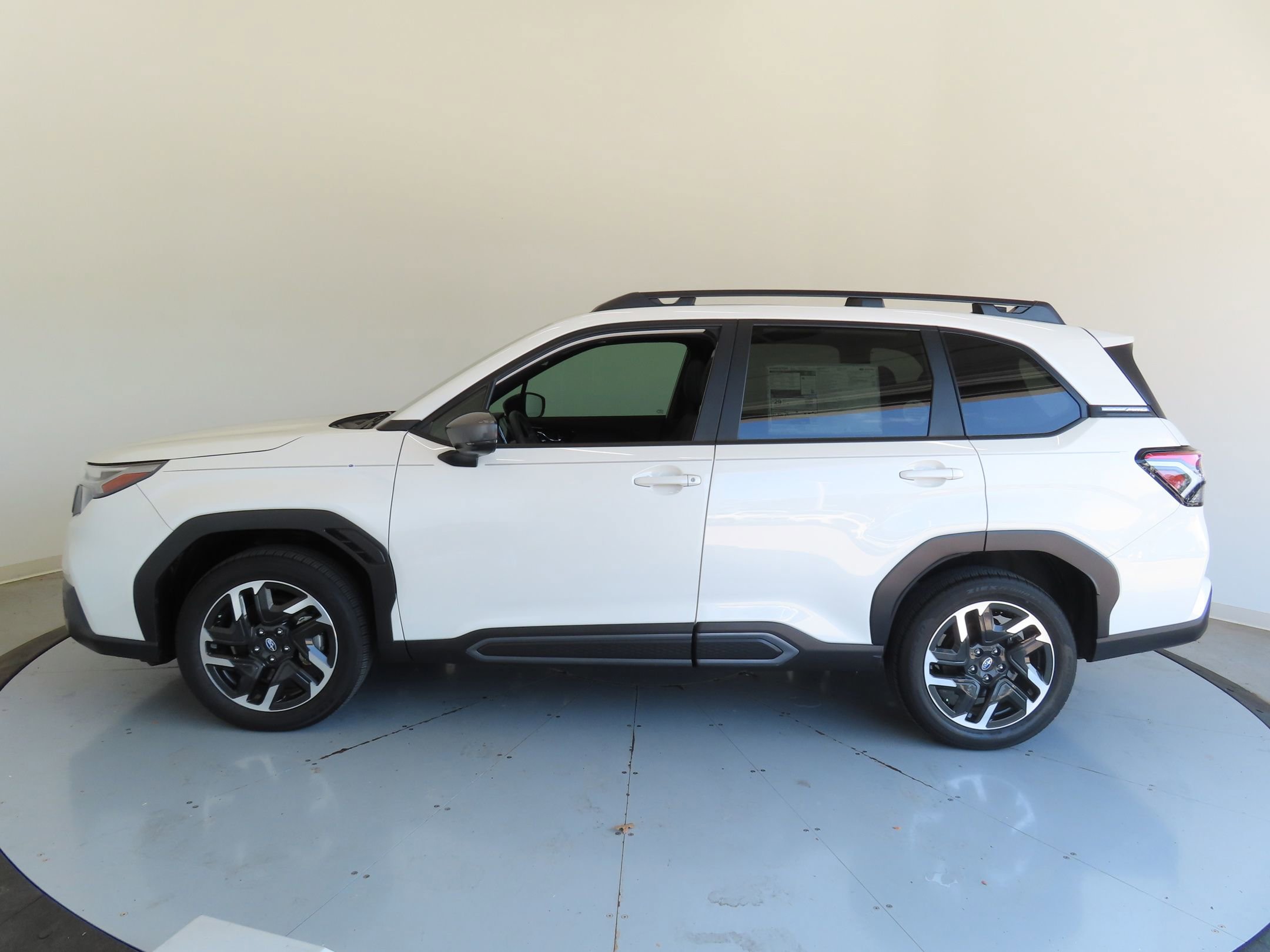 Used 2025 Subaru Forester Limited image 7