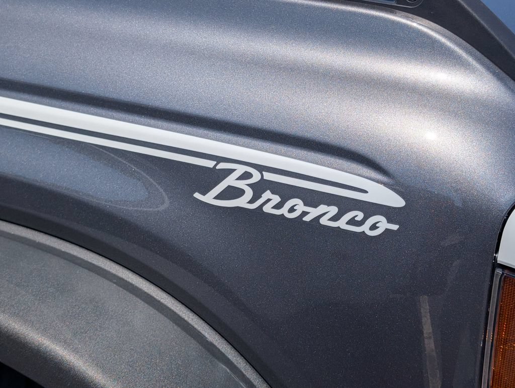 Used 2023 Ford Bronco Heritage Edition AWD/4WD image 9