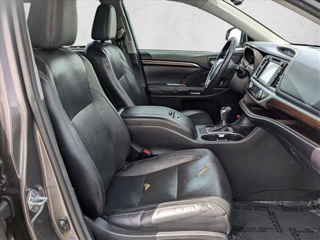 Used 2014 Toyota Highlander Limited Platinum FWD image 24