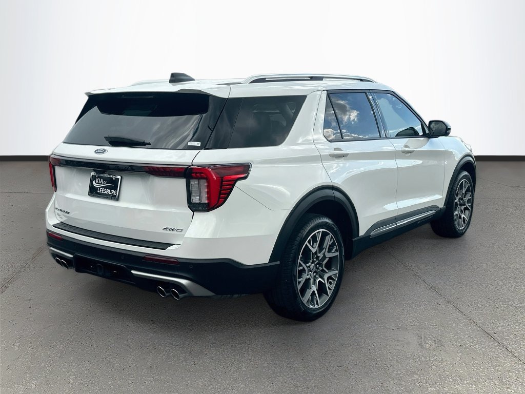 Used 2025 Ford Explorer Platinum w/ Ultimate Package AWD/4WD image 7