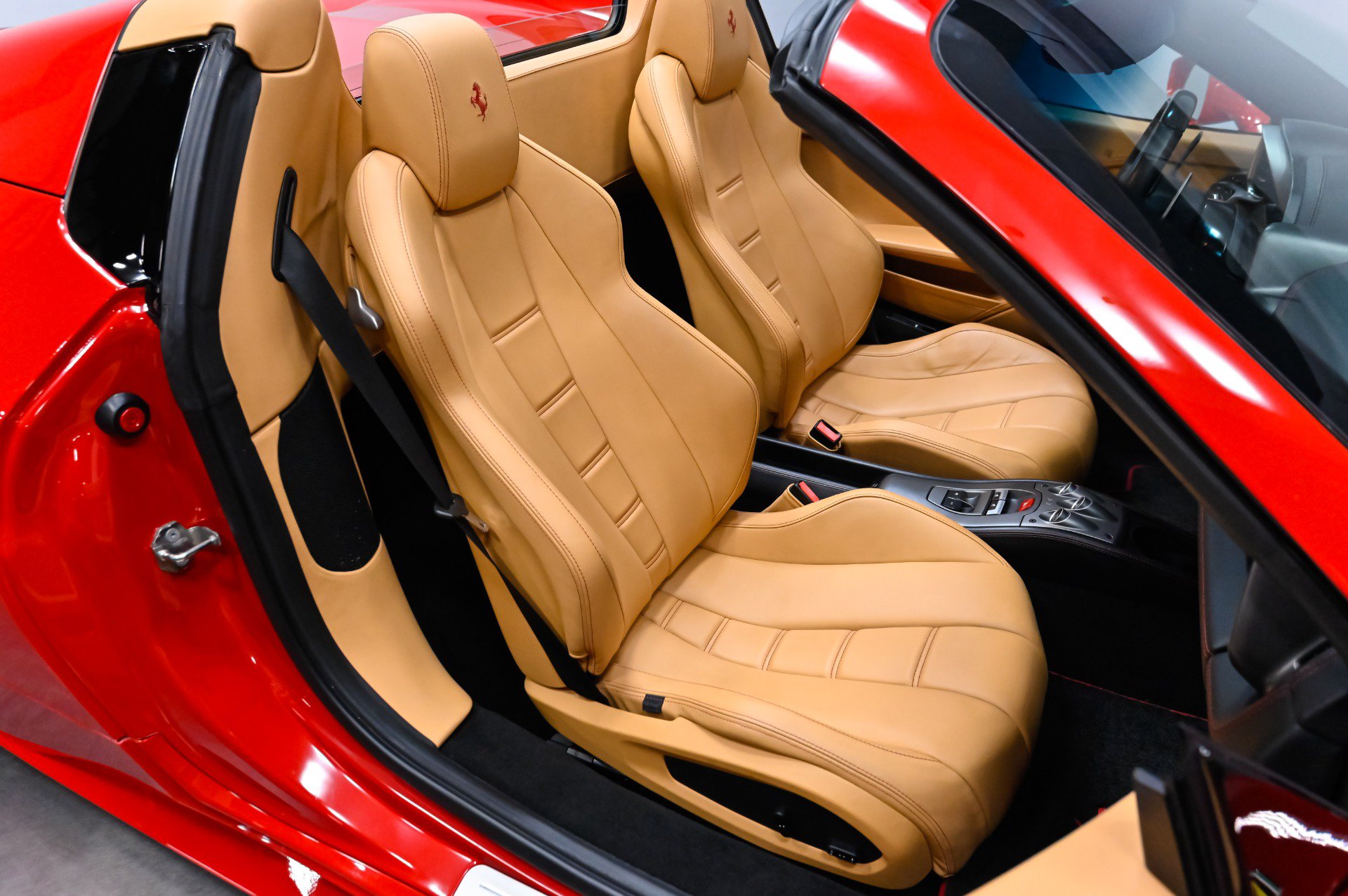 Used 2013 Ferrari 458 Spider RWD image 35