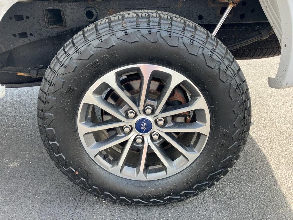 Used 2019 Ford F150 XLT w/ Equipment Group 302A Luxury AWD/4WD image 14