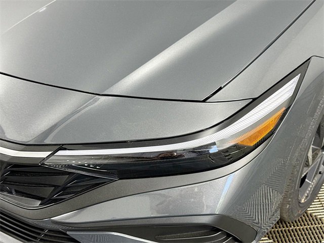 New 2025 Hyundai Elantra SEL image 3