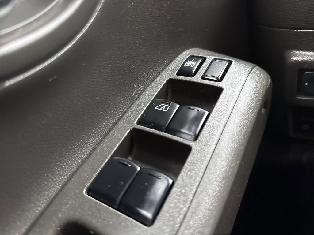 Used 2010 Nissan Cube 1.8 S w/ Interior Illumination Pkg FWD image 25