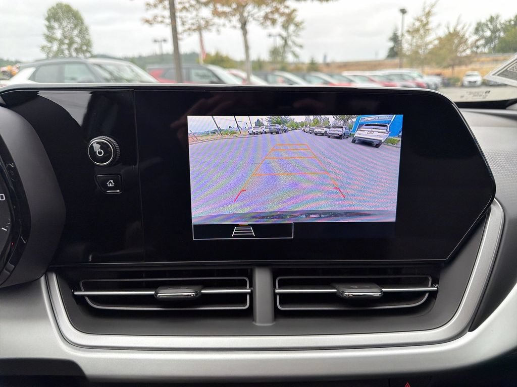 New 2026 Chevrolet Trax LS w/ LS Convenience Package FWD image 16