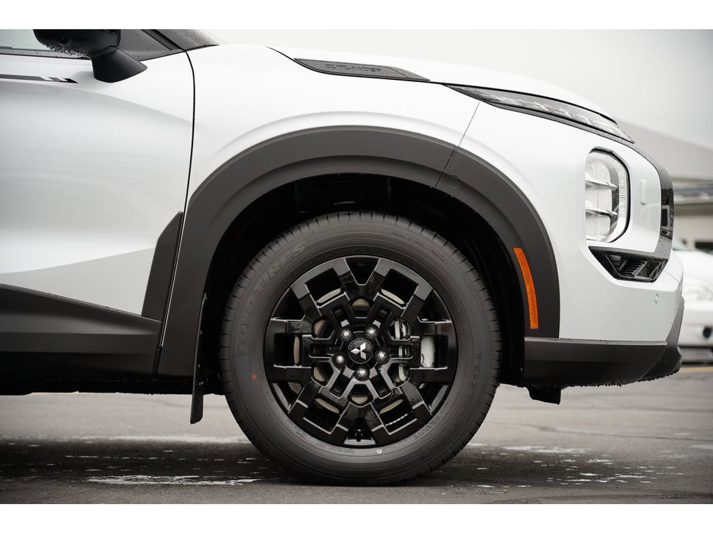 New 2025 Mitsubishi Outlander Trail Edition image 11