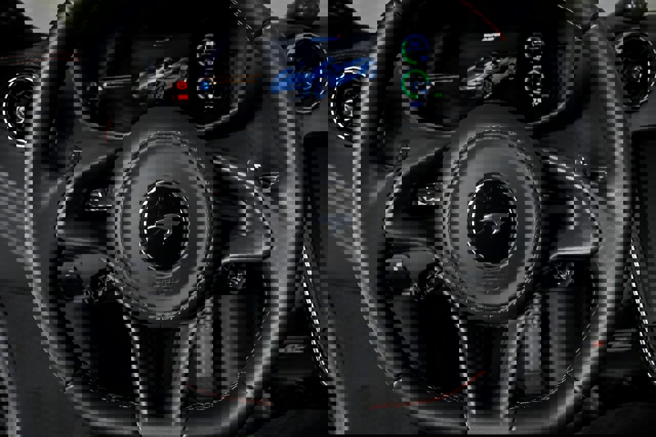 Used 2020 McLaren 570S Spider image 28