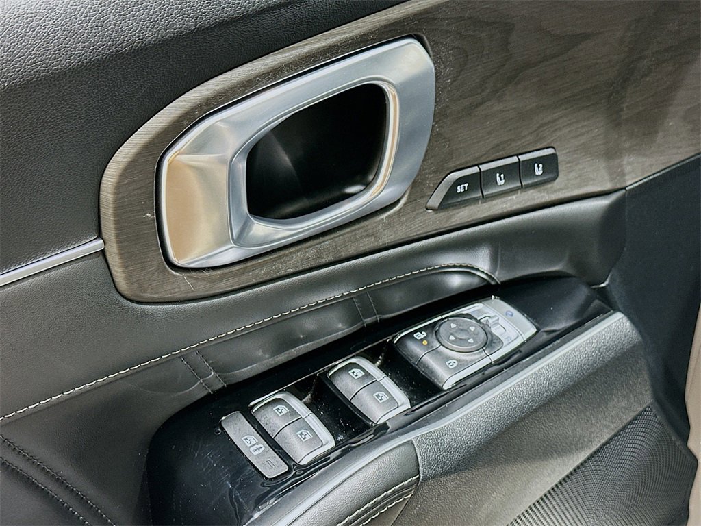 Used 2024 Kia Sorento SX Prestige image 18