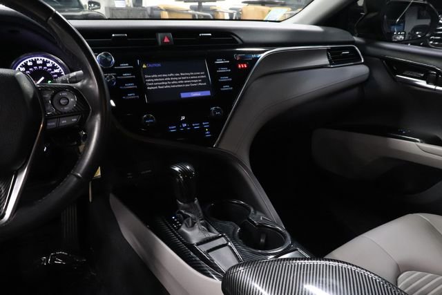 Used 2018 Toyota Camry SE FWD image 30