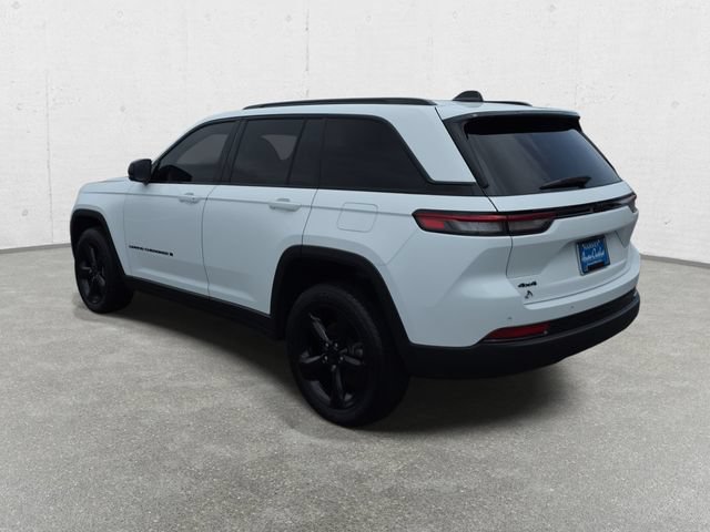 Used 2023 Jeep Grand Cherokee Altitude AWD/4WD image 7