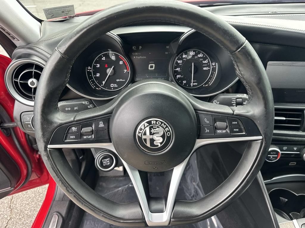 Used 2018 Alfa Romeo Giulia Ti w/ Quick Order Package 22Z Lusso RWD image 23