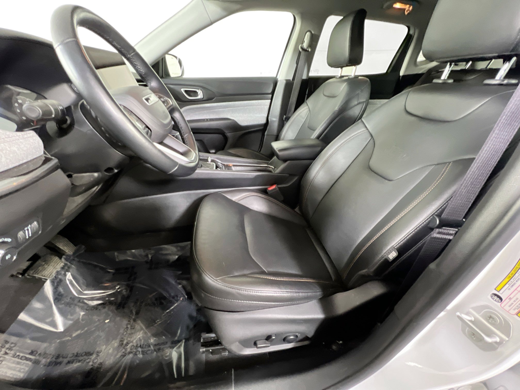 Used 2022 Jeep Compass Latitude w/ Sun and Sound Group image 21