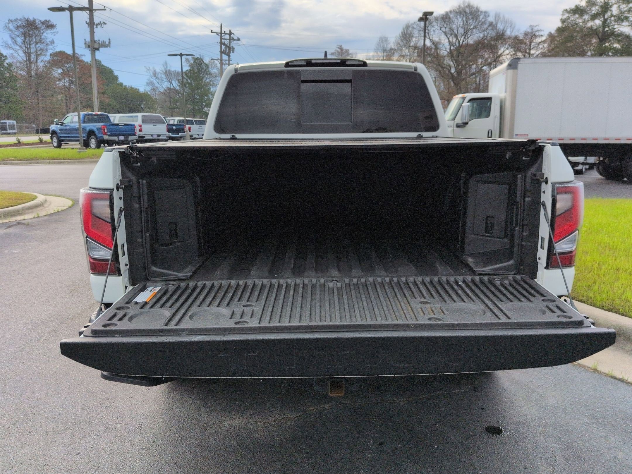 Used 2024 Nissan Titan Platinum Reserve w/ Moonroof Package image 19