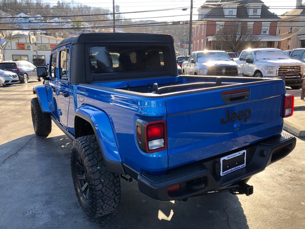 Used 2021 Jeep Gladiator Sport image 3