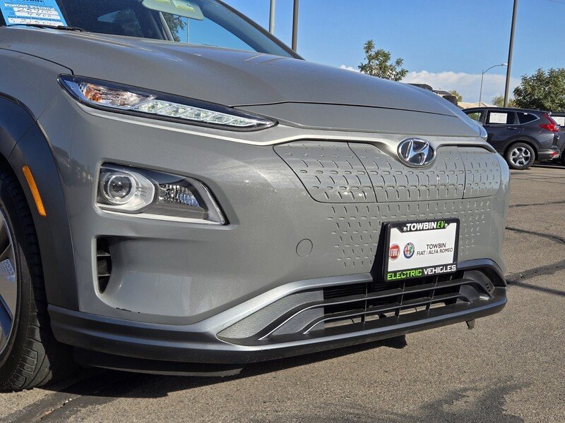 Used 2021 Hyundai Kona Limited w/ Cargo Package FWD image 8