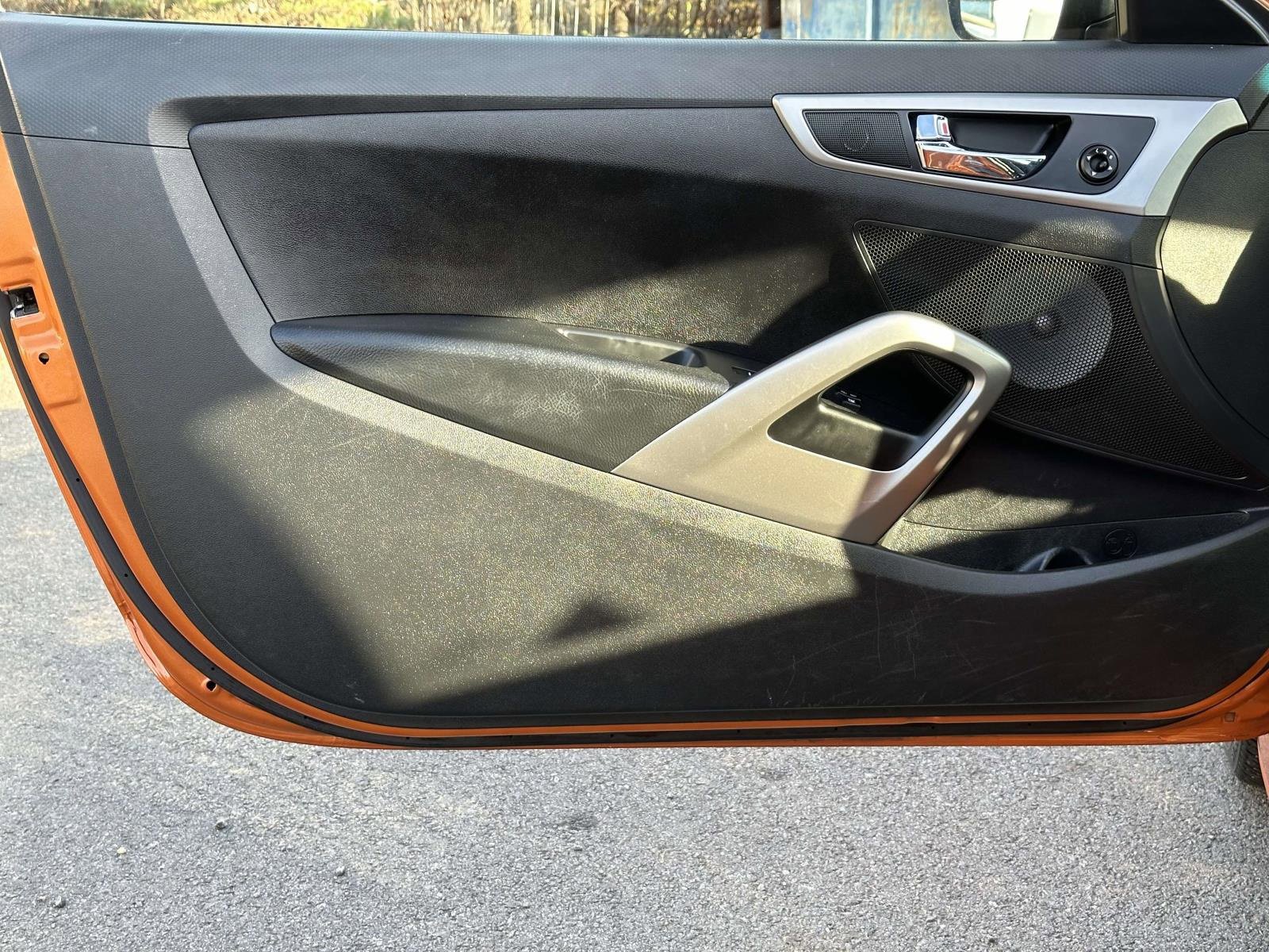 Used 2016 Hyundai Veloster image 20