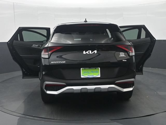 Used 2025 Kia Sportage LX AWD/4WD image 39
