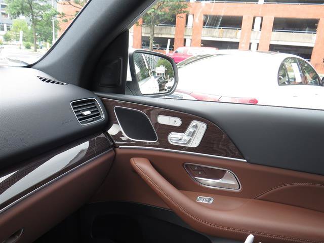 Used 2025 Mercedes-Benz GLE 450e 4MATIC w/ Winter Package image 16