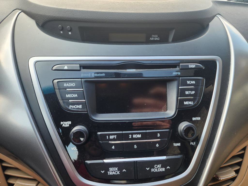 Used 2013 Hyundai Elantra GLS w/ Preferred Pkg FWD image 16
