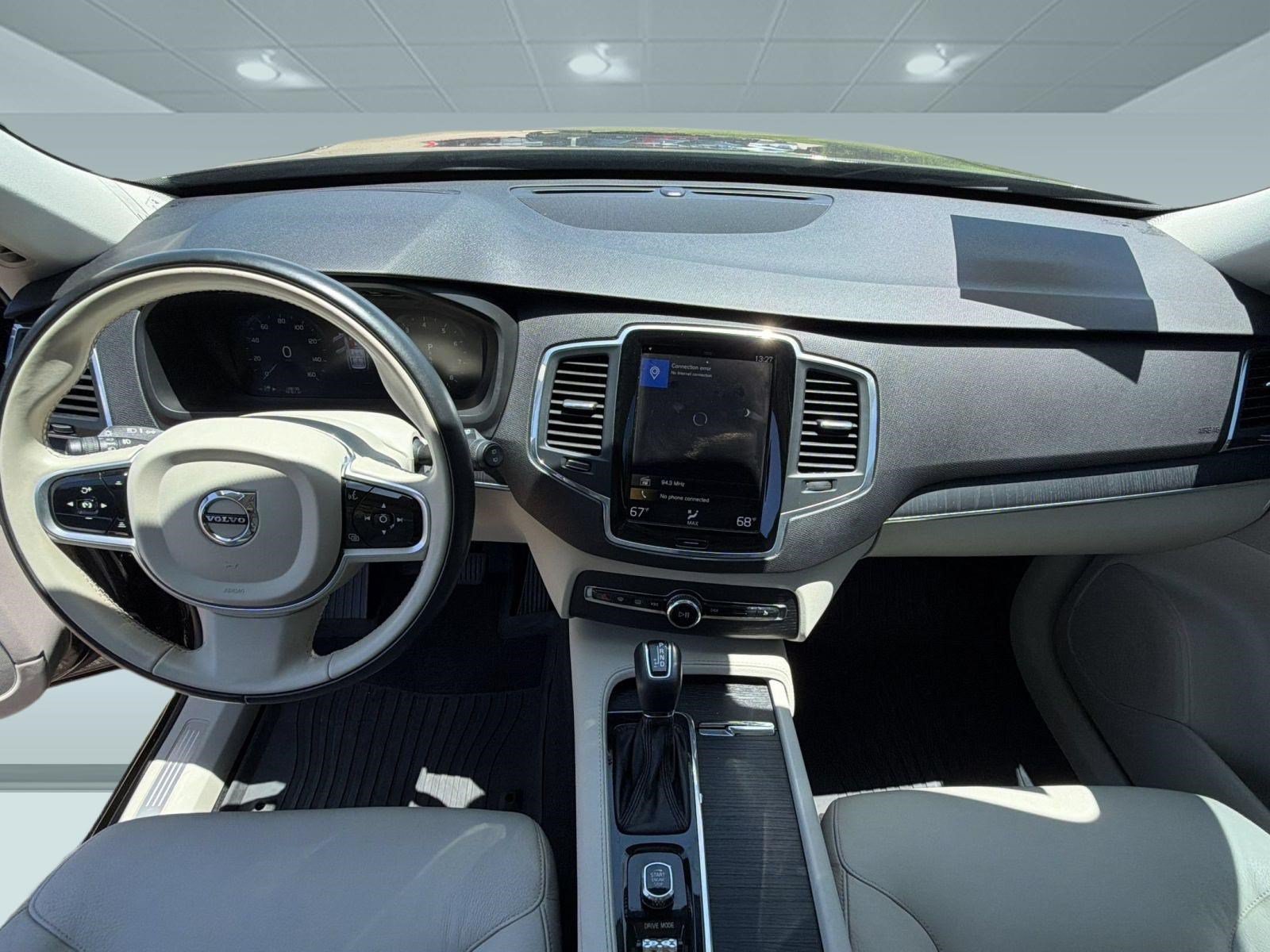 Used 2020 Volvo XC90 T5 Momentum w/ Protection Package Premier FWD image 15