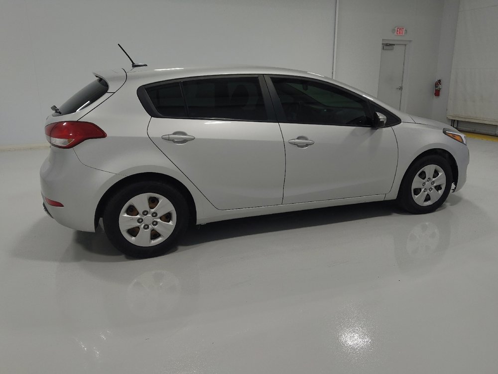 Used 2017 Kia Forte LX image 10