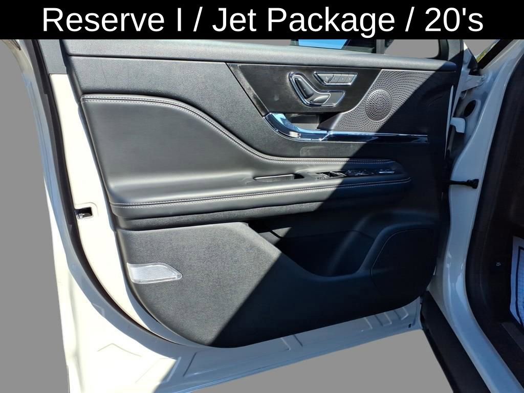 Used 2024 Lincoln Corsair Reserve w/ Jet Appearance Package image 18