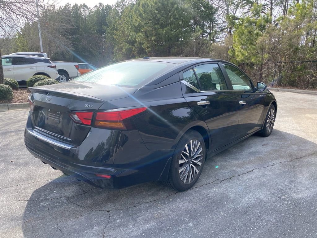 Used 2023 Nissan Altima 2.5 SV image 3