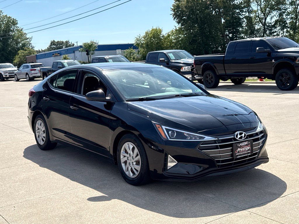 Used 2020 Hyundai Elantra SE w/ Cargo Package (C1) FWD image 16