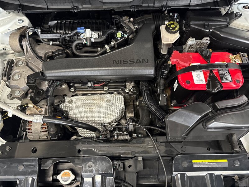 Used 2018 Nissan Rogue SV AWD/4WD image 11