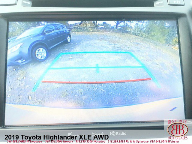 Used 2019 Toyota Highlander XLE image 17