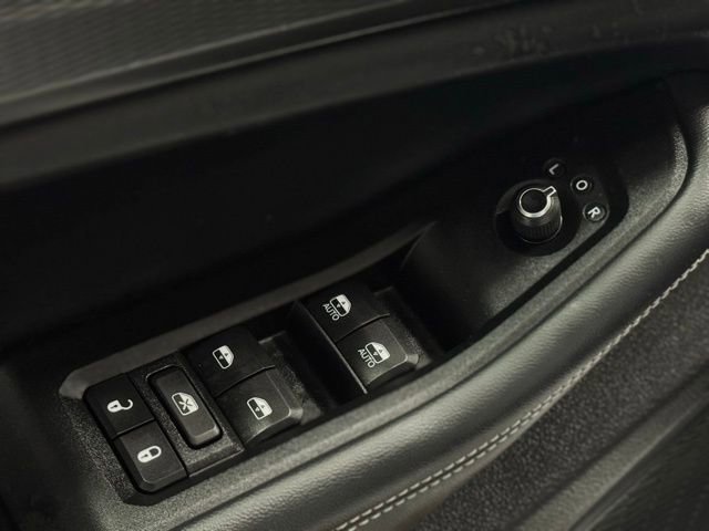 Used 2023 Jeep Grand Cherokee Altitude image 13