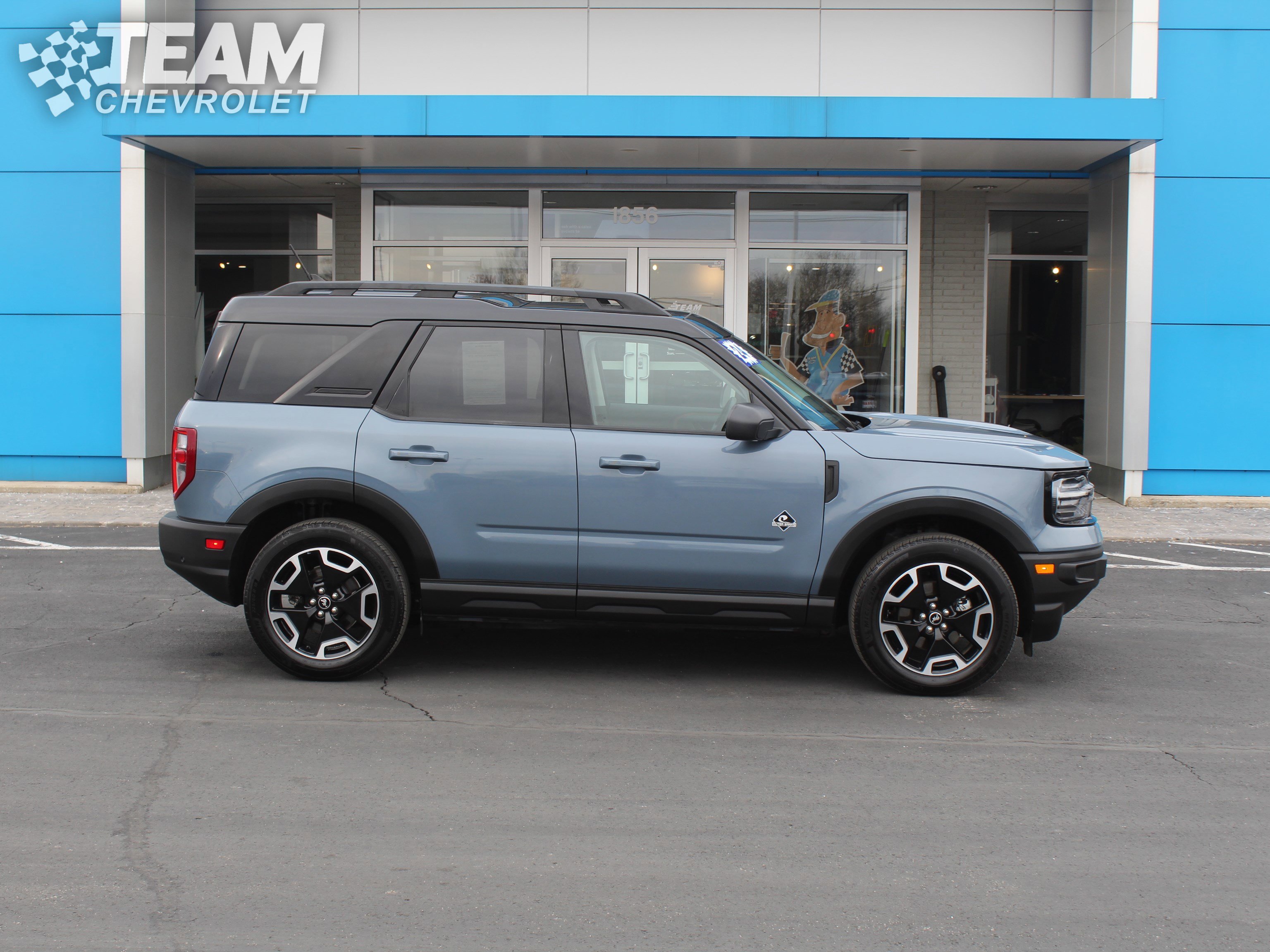 Used 2024 Ford Bronco Sport Outer Banks w/ Tech Package image 3