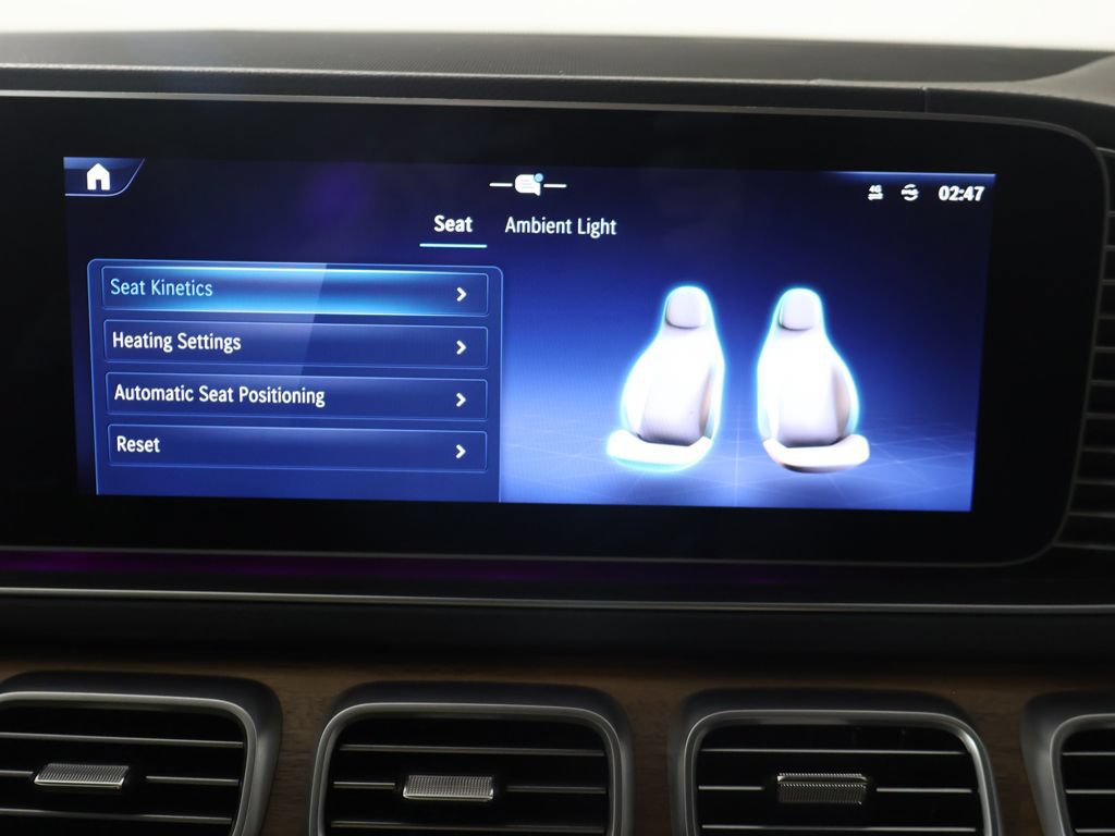 Used 2025 Mercedes-Benz GLS 450 4MATIC w/ AMG Line Exterior image 54