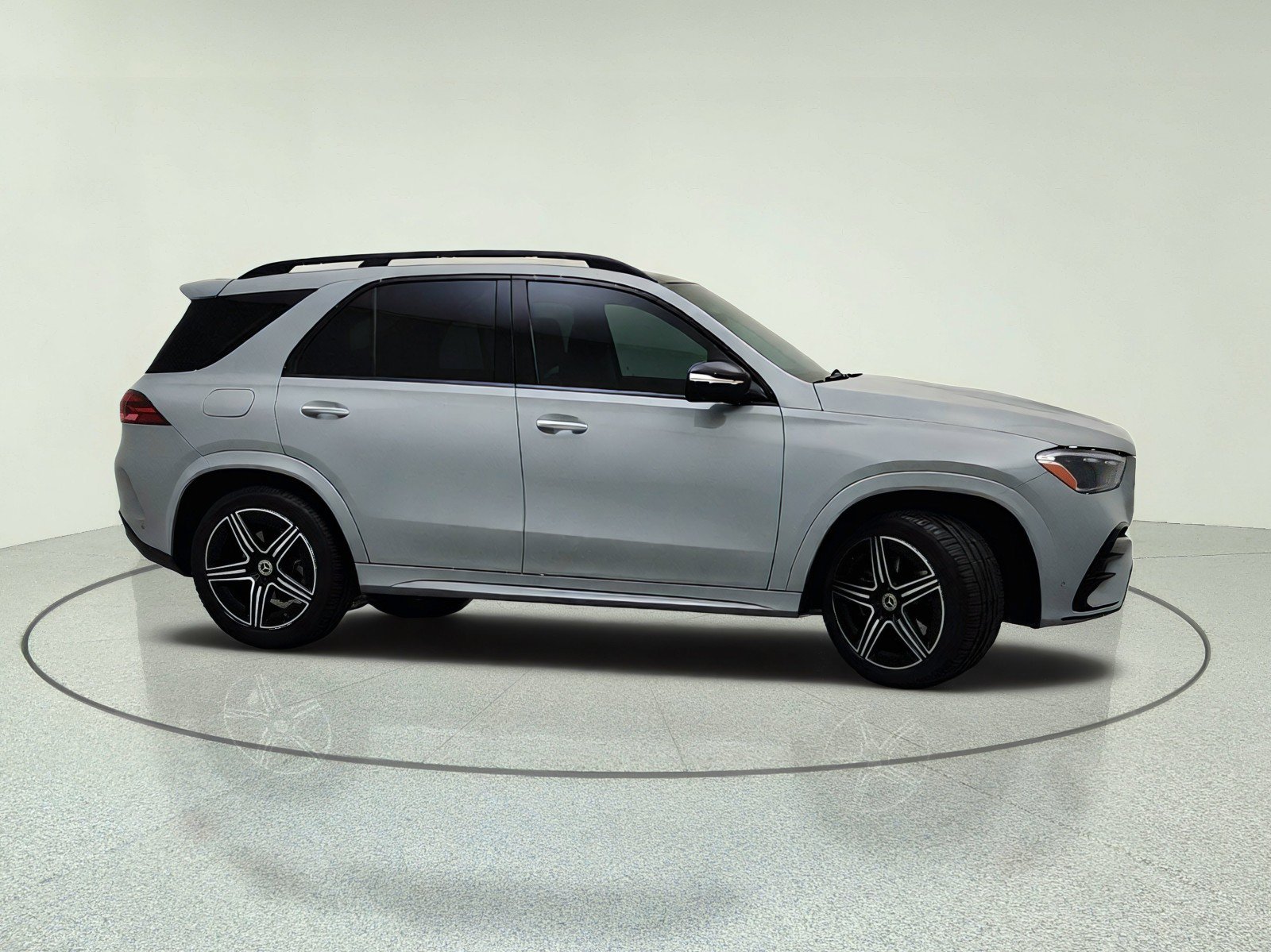 Certified 2025 Mercedes-Benz GLE 350 4MATIC w/ AMG Line Exterior image 6