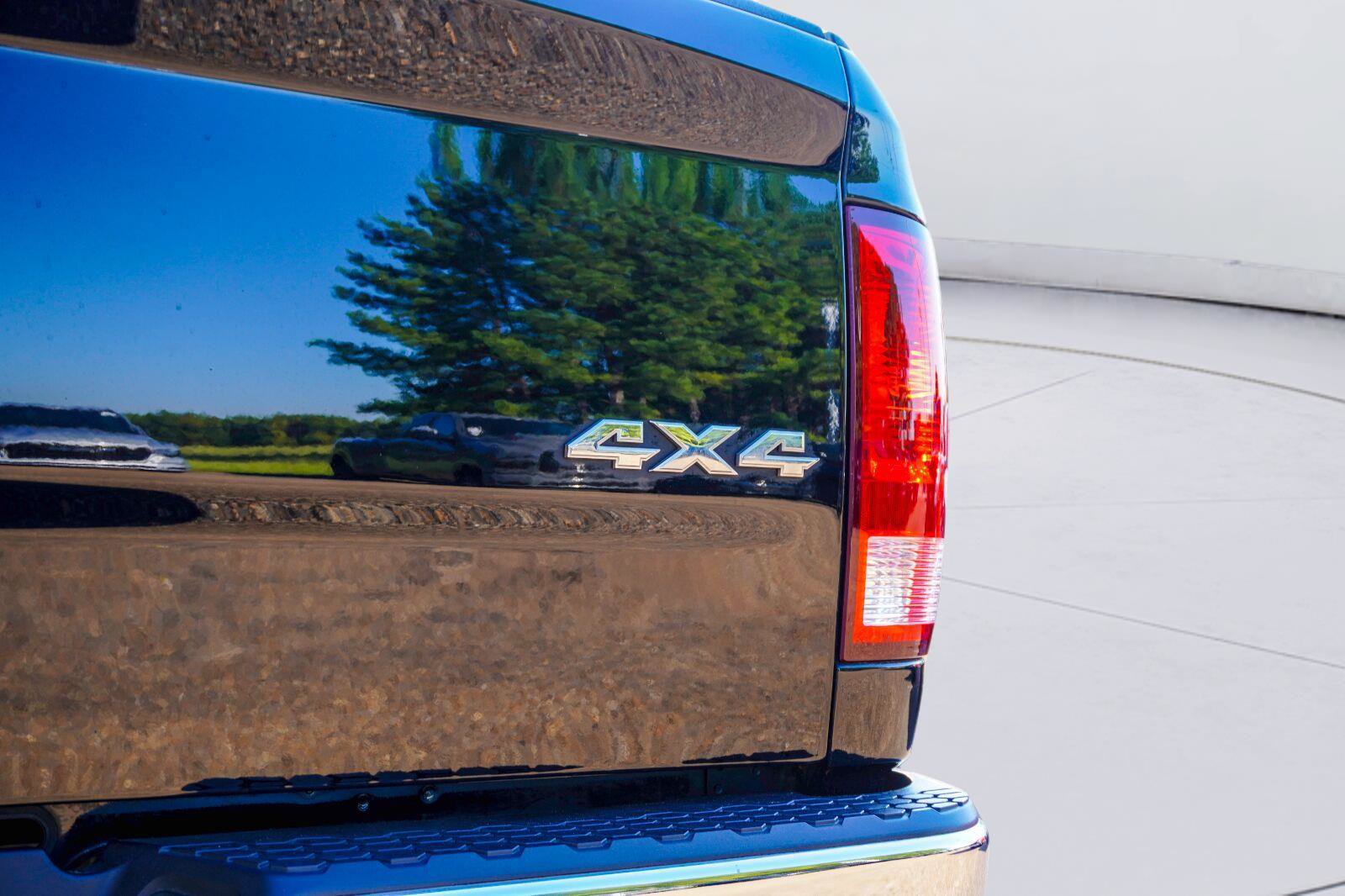 Used 2024 RAM 1500 Tradesman w/ Chrome Plus Package AWD/4WD image 9