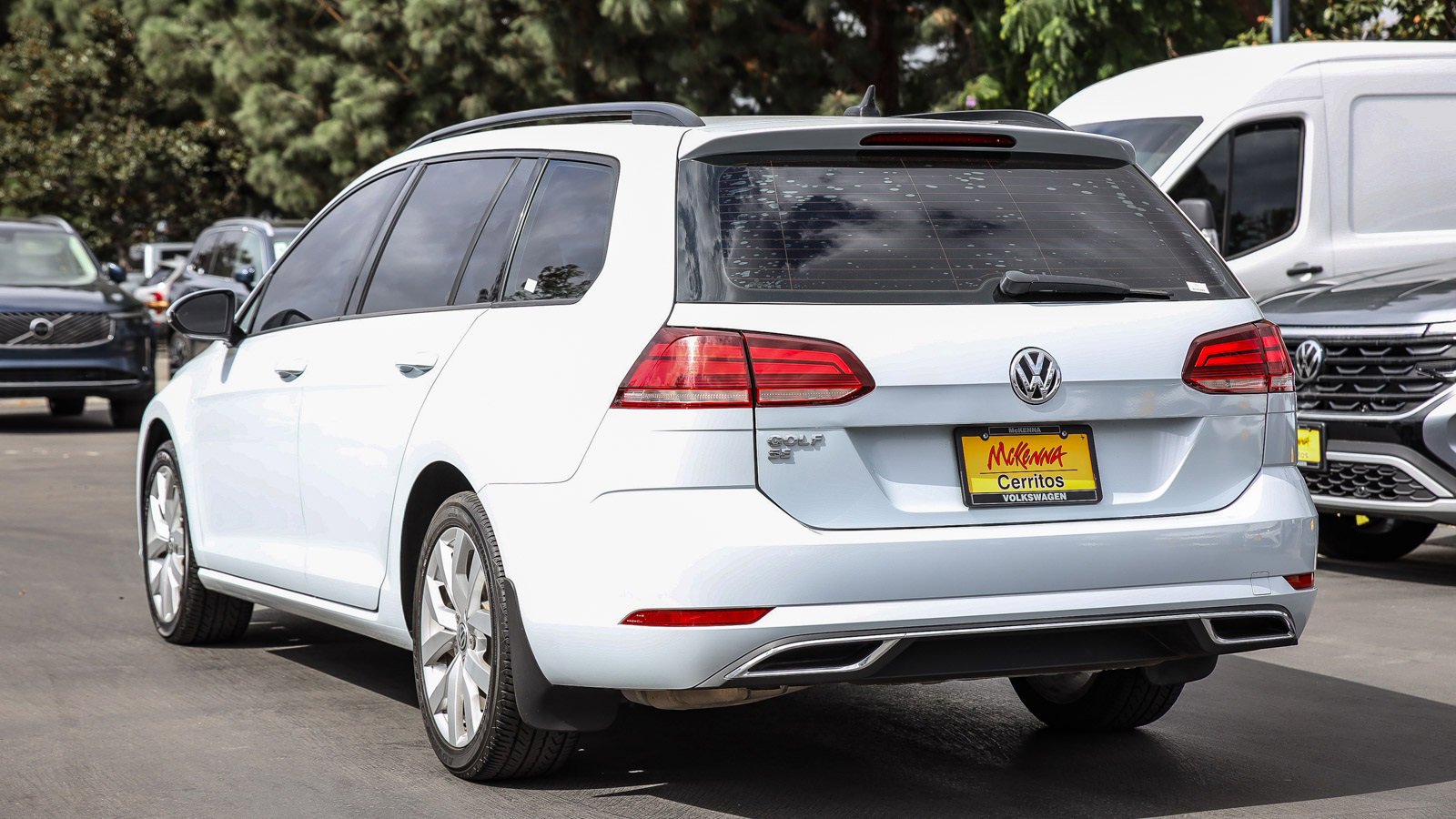 Used 2019 Volkswagen Golf SE image 11