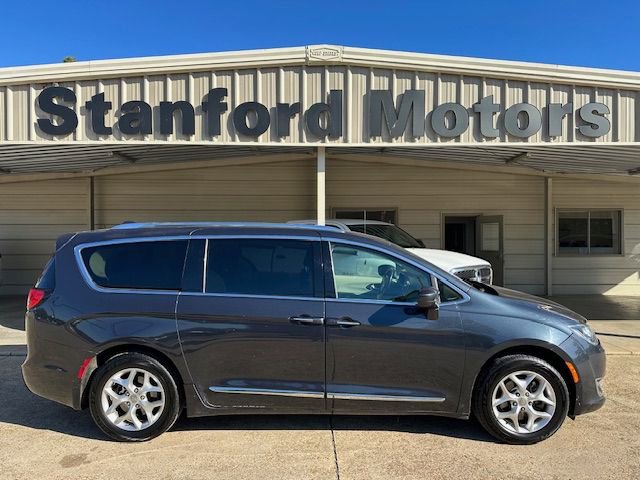 Used 2020 Chrysler Pacifica Touring-L w/ Tire & Wheel Group image 1