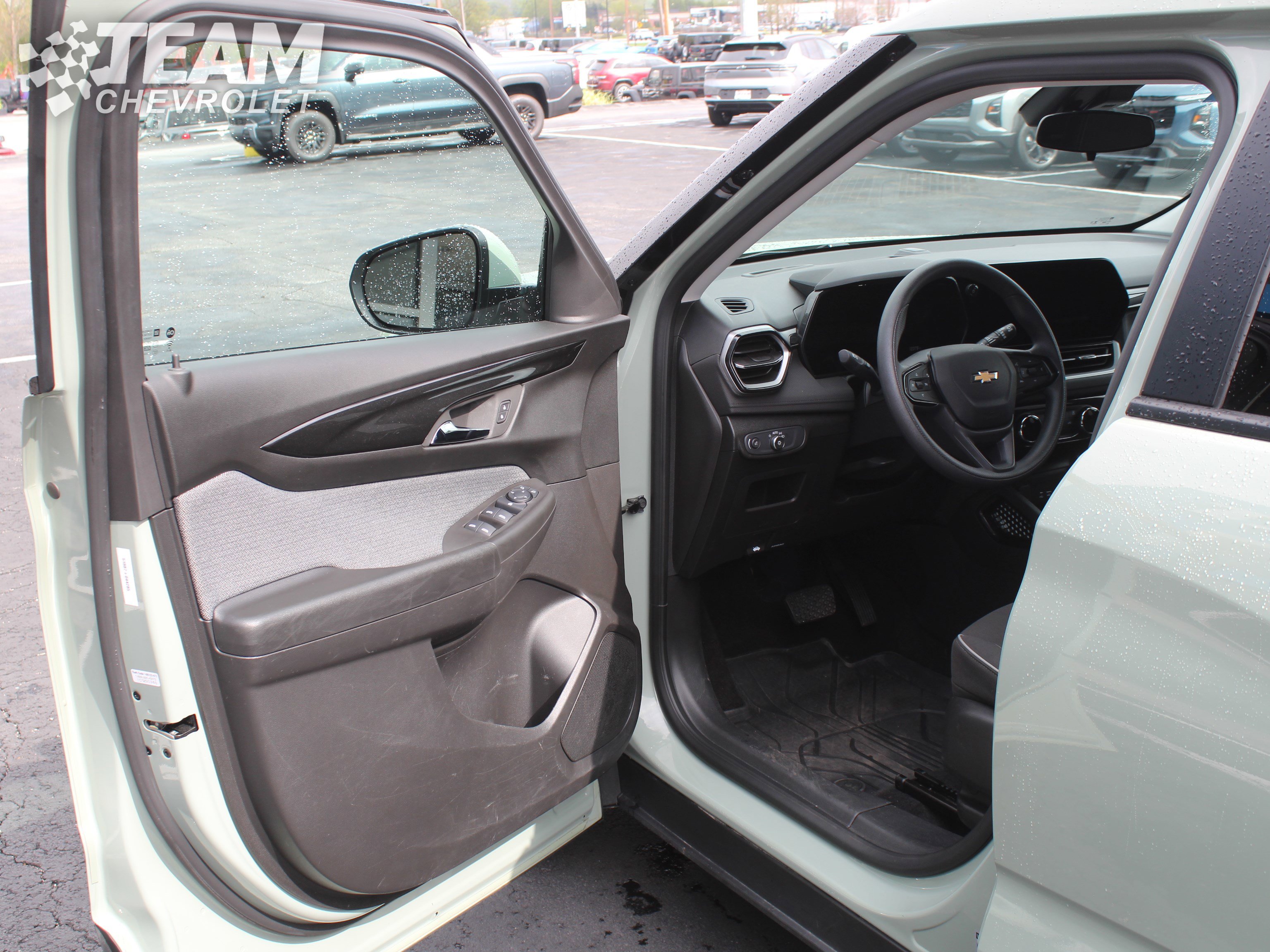 Used 2025 Chevrolet TrailBlazer LT FWD image 10
