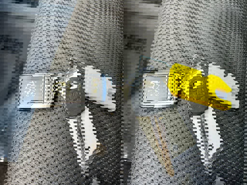 Used 2008 Hyundai Tiburon GT image 35