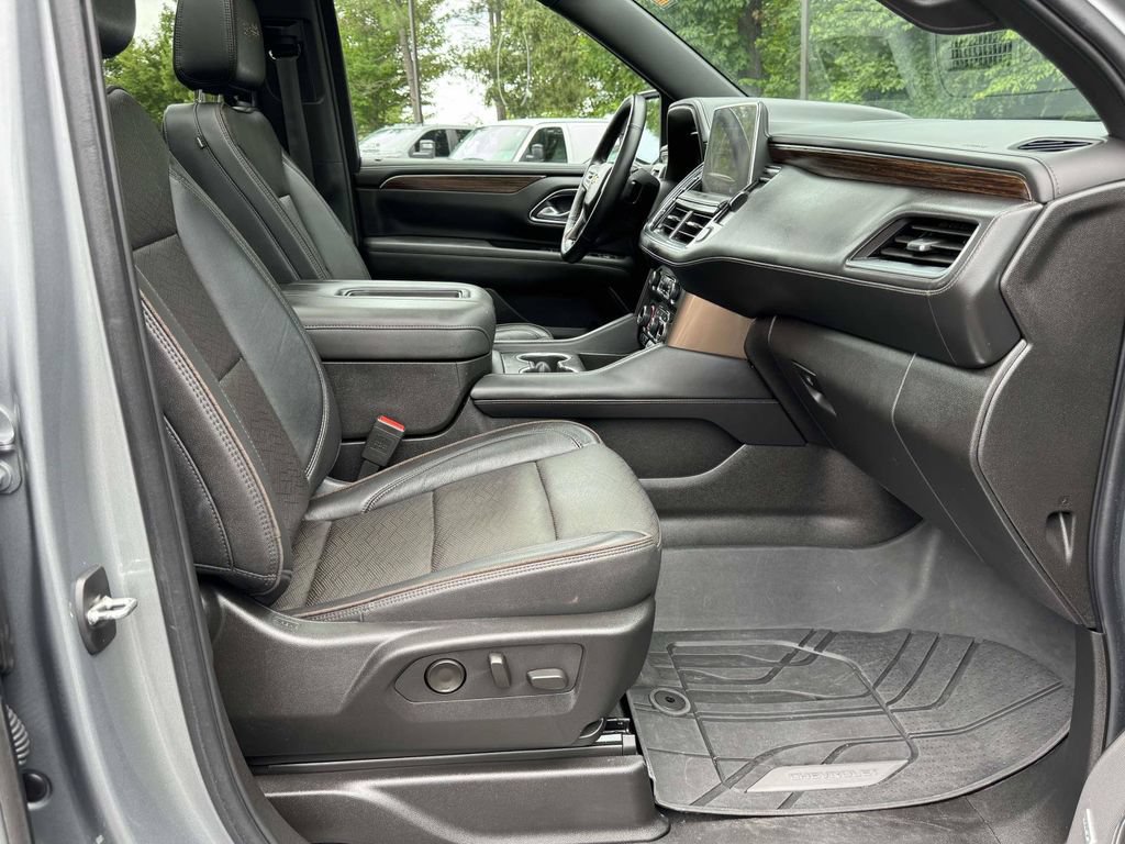 Used 2024 Chevrolet Tahoe High Country w/ Premium Package AWD/4WD image 15