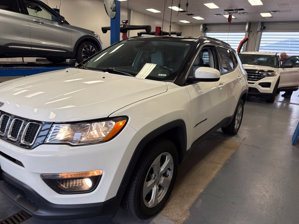 Used 2019 Jeep Compass Latitude w/ Popular Equipment Group AWD/4WD image 5