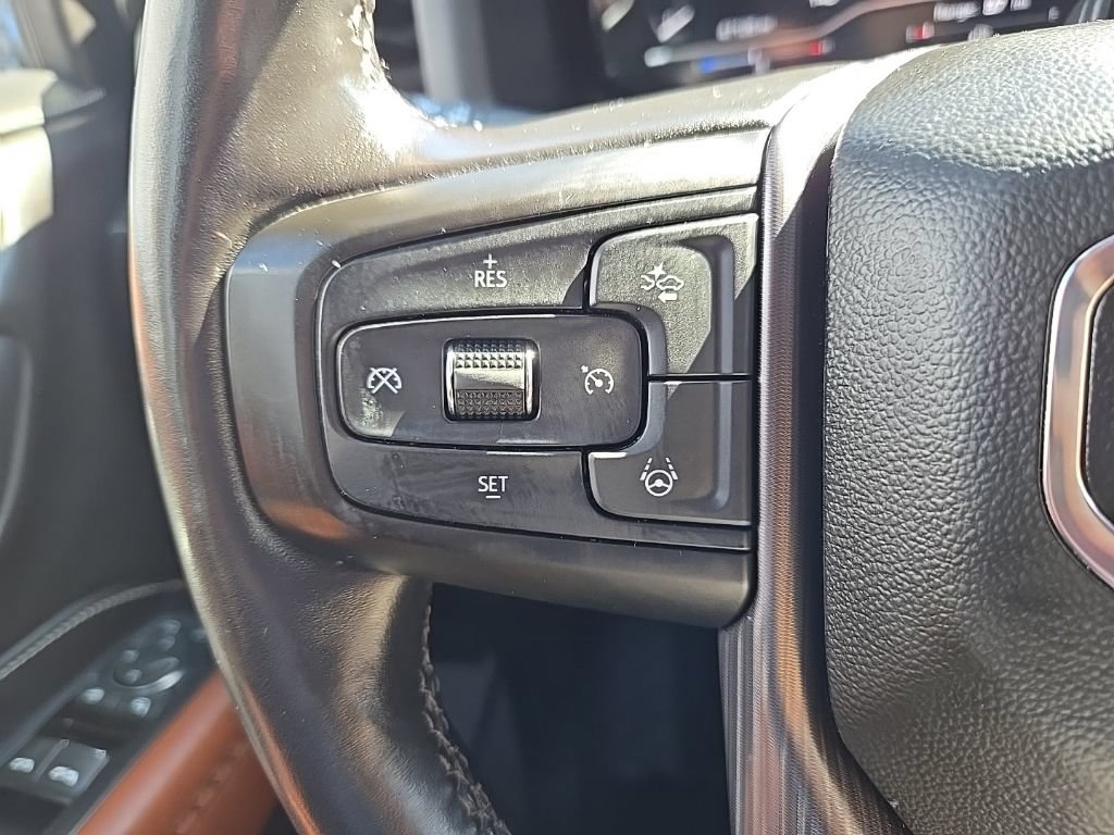 Used 2023 GMC Yukon Denali Ultimate AWD/4WD image 19