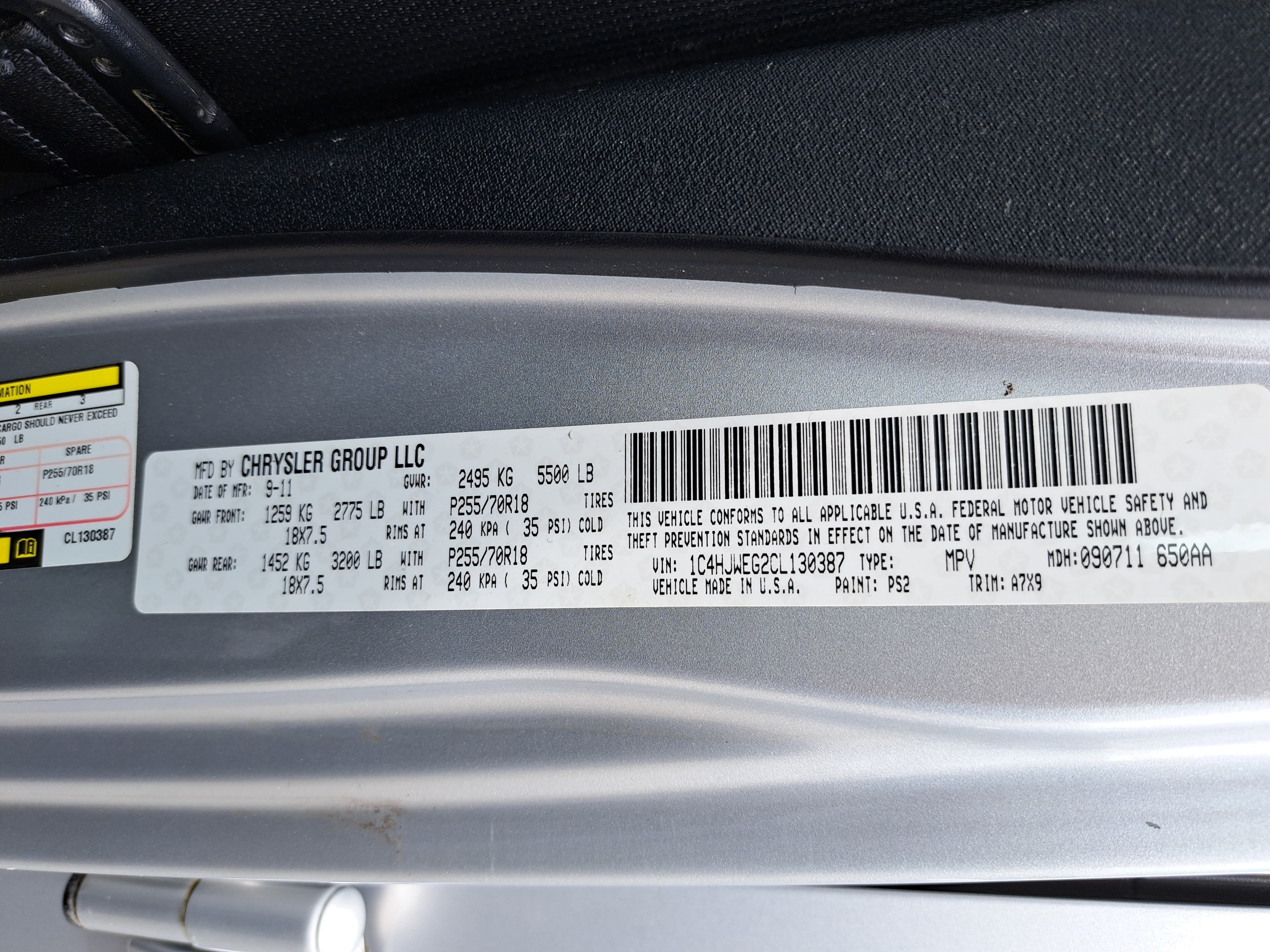 Used 2012 Jeep Wrangler Unlimited Sahara w/ Dual Top Group AWD/4WD image 29