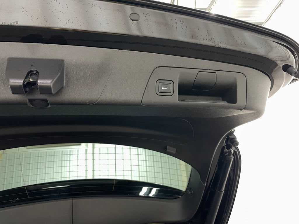 Used 2023 Buick Envision Essence AWD/4WD image 45