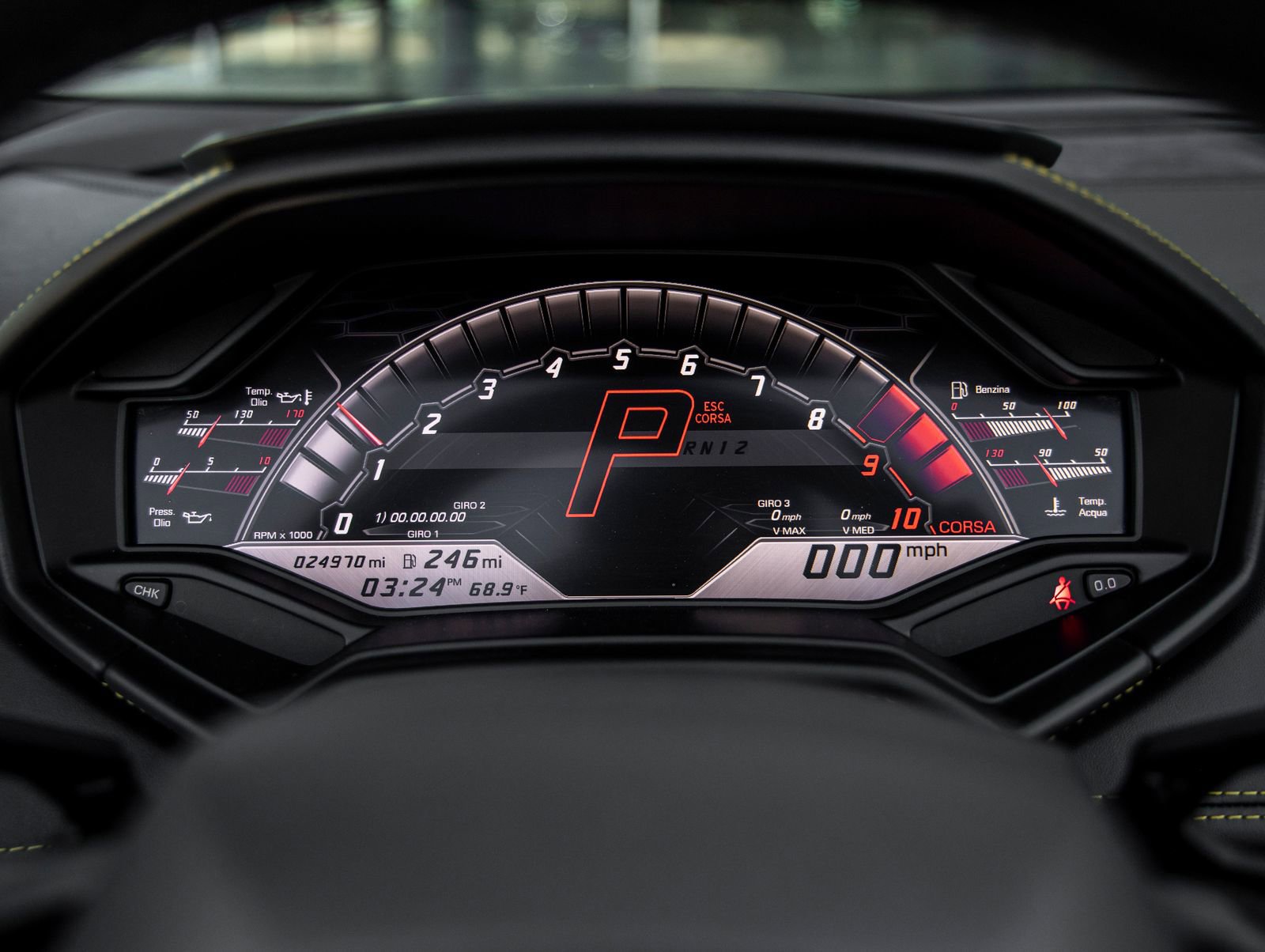 Used 2020 Lamborghini Huracan EVO image 32